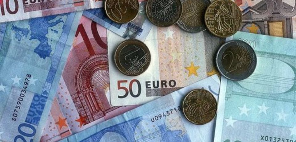 «Парадокс» евро: стоит дороже, несмотря на масштабную печать денежных знаков ЕЦБ