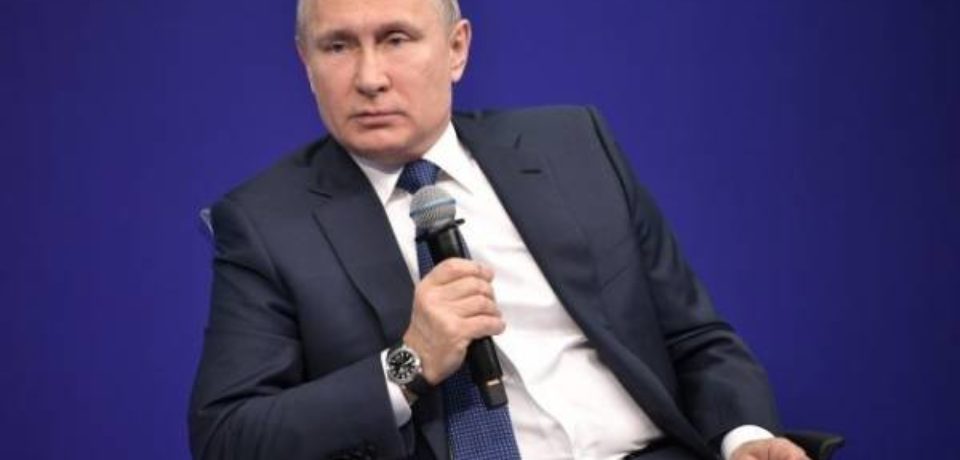 Путин сообщил, что экономика России адаптировалась к внешним ограничениям